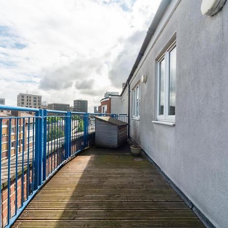 لندن Lovely Penthouse Near Canary Wharf المظهر الخارجي الصورة