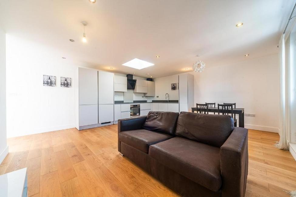 لندن Lovely Penthouse Near Canary Wharf المظهر الخارجي الصورة