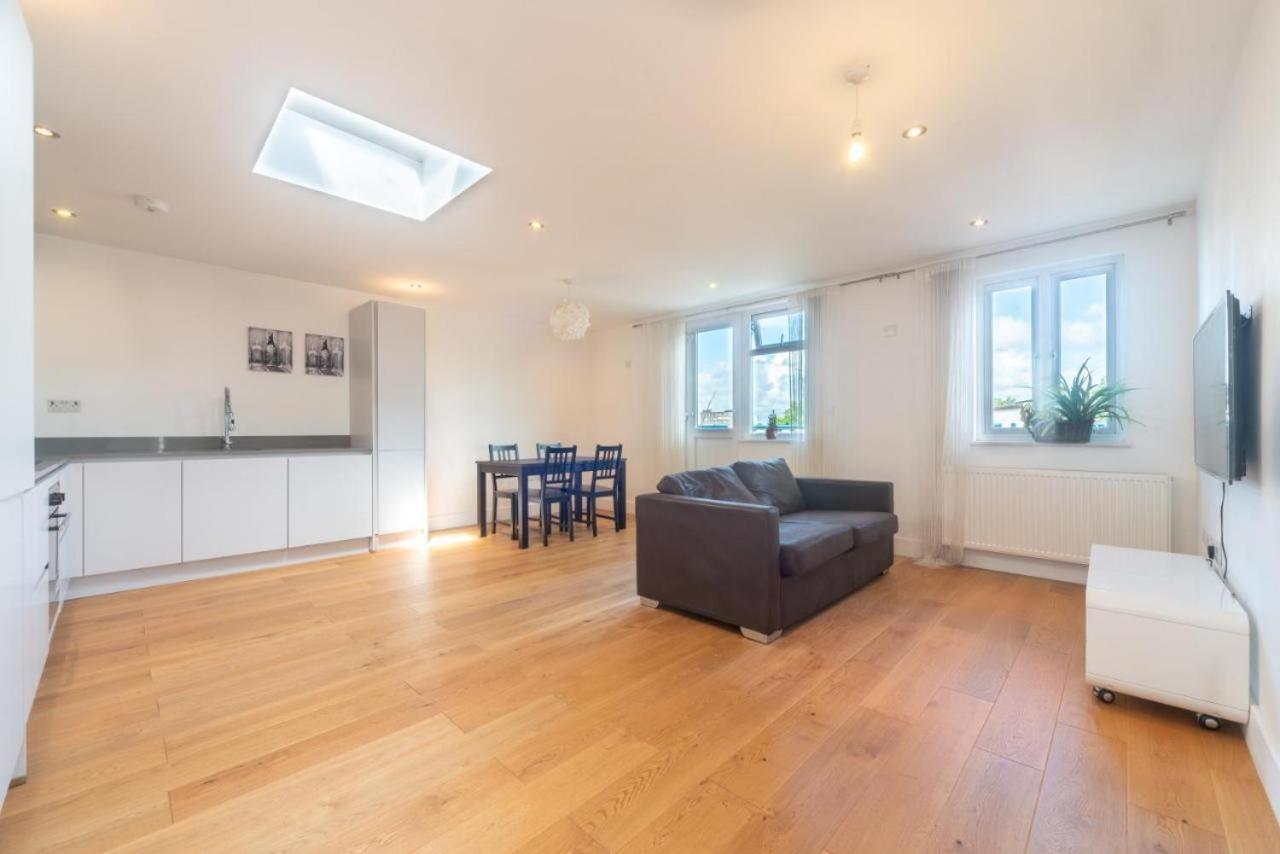 لندن Lovely Penthouse Near Canary Wharf المظهر الخارجي الصورة